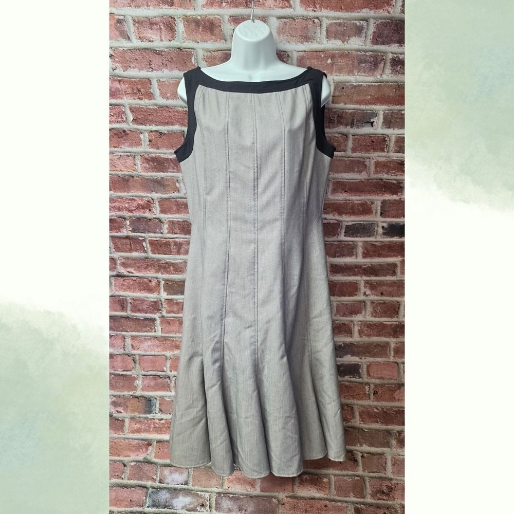Women's SANDRA DARREN Sleeveless Pleated Dress‎ Size 10